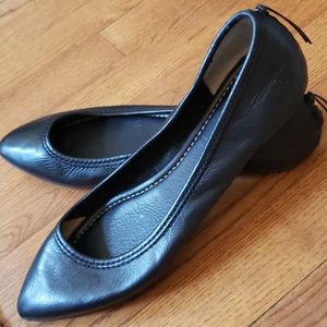 Frye Regina black leather ballet shoes..